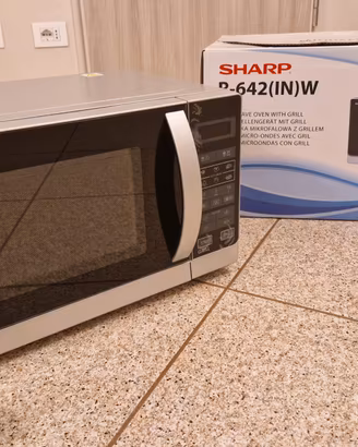 Sharp R642INW Forno a microonde - silver

