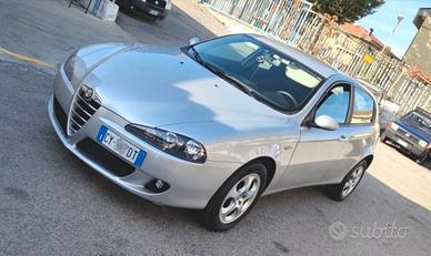 Alfa Romeo 147 jtdm 120cv "SCAMBI0 con BENZINA"