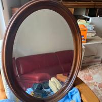 specchio ovale con cornice il legno