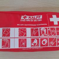 Kit primo soccorso auto +triangolo+giubbino 