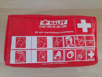 Kit primo soccorso auto +triangolo+giubbino 