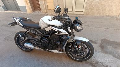 Triumph Street Triple 765 R - anno 2023