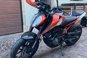 KTM Duke 125 2019 incidentata