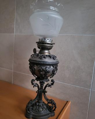 lume a petrolio antico 