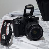Macchinetta Fotografica Canon EOS 2000D