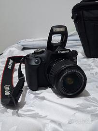 Macchinetta Fotografica Canon EOS 2000D