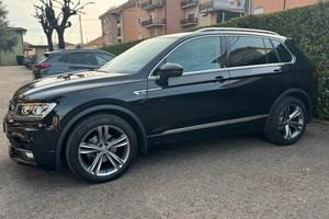 VW Tiguan RLine Benzina