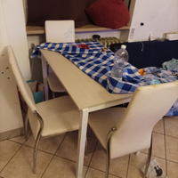 Sedie e tavolo