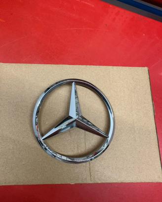 Logo  posteriore Mercedes classe a w177