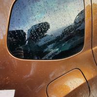 DACIA DUSTER 2012 - VETRO FISSO POSTERIORE DESTRO