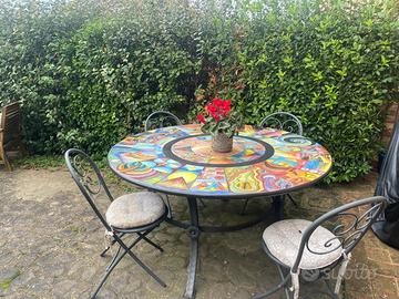 Tavolo dipinto a mano