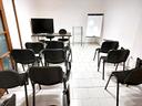 locale-con-sala-riunioni-12-posti-all-inclusive