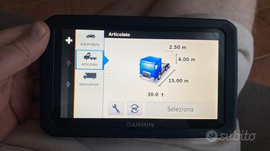 Navigatore  Garmin dēzl 770