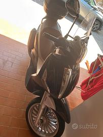 Beverly 300 ie