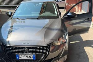 Peugeot 208 neopatentati