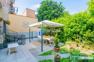 SOLUZIONE INDIPENDENTE CON GIARDINO PRIVATO