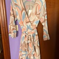 Vestito beige e azzurro