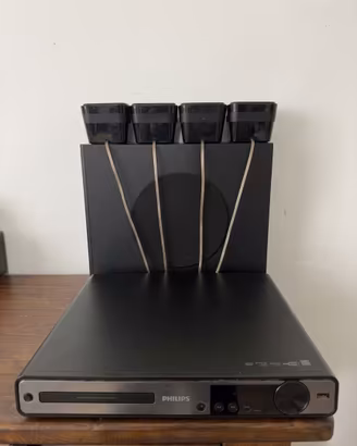 Impianto audio Philips con lettore DVD e casse
