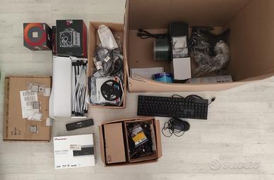 Componenti per assemblaggio e riparazioni computer