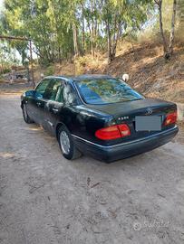 mercedes benz E200 elegance 1997 