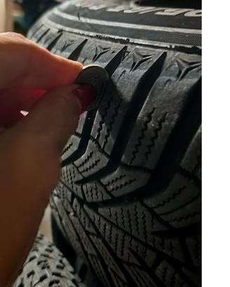 4 gomme invernali + 4 cerchi  per Peugeot 2008
