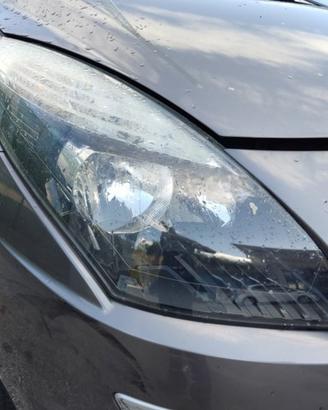 Proiettore destro RENAULT SCENIC del 2010
