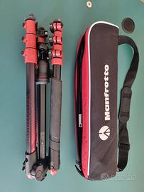 Treppiedi per macchina fotografica MANFROTTO