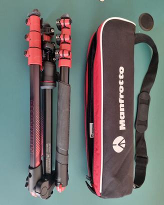 Treppiedi per macchina fotografica MANFROTTO