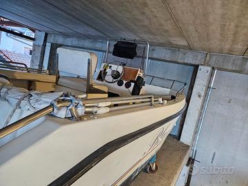 Barca 5.5 metri con motore senza patente