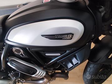 Ducati Scrambler 800 Icon Dark