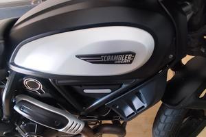 Ducati Scrambler 800 Icon Dark