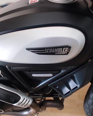 Ducati Scrambler 800 Icon Dark