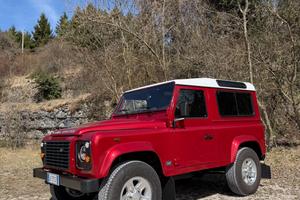 Land Rover Defender 90 2.2 TD4 IBRIDA