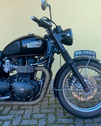 Triumph bonneville T100