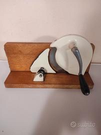 Affettatrice manuale vintage
