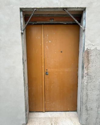 Vero Portone blindato con finestre pvc