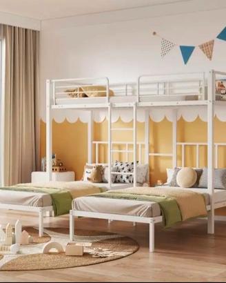 Letto a castello triplo