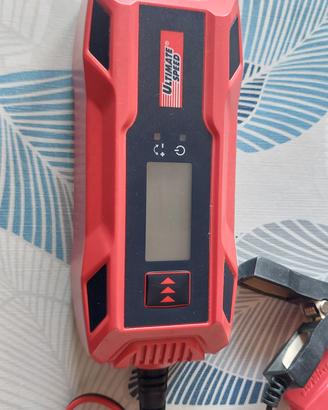 Carica batterie per auto e moto 