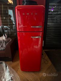 Frigorifero Smeg rosso