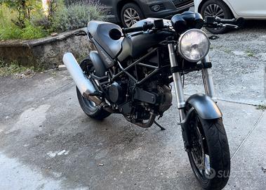 Ducati monster 695 dark edition