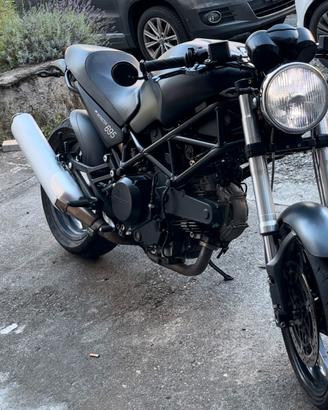 Ducati monster 695 dark edition