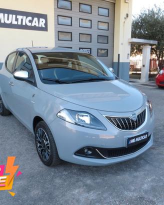 Lancia Ypsilon 1.0 firefly hybrid Alberta Ferretti