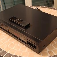 Lettore CD vintage con telecomando