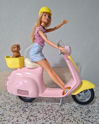 Barbie con vespa