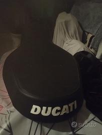 Sella Ducati scrambler 800