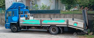 Volvo FL 6 pianale con rampa