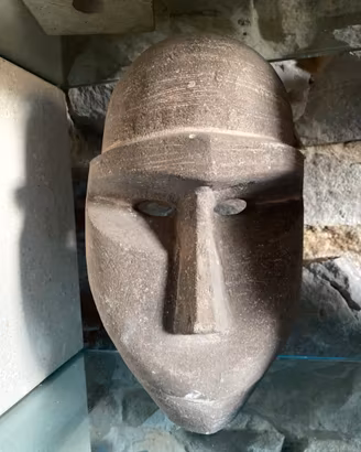 Maschera pietra