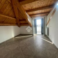 4 LOCALI A MUGNANO DI NAPOLI