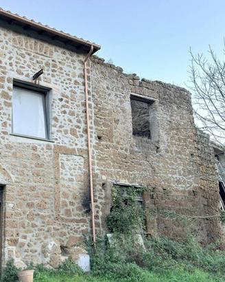 Rustico / Casale di 120 m² con 3 locali a Vejano