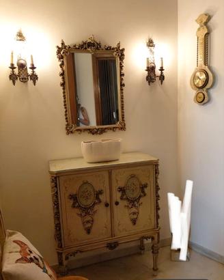 Mobiletto sedia specchio orologio